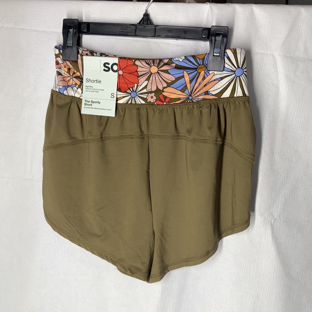 SO floral Sporty cutout top & high rise sporty short S jrs - Picture 9 of 17